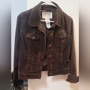 Corduroy dark brown Levi's Women's  Jacket. Size M. Pre-loved, good condition.